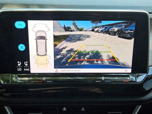 Used 2024 Volkswagen Atlas SE FWD image 10