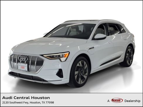 Used 2022 Audi e-tron Premium image 1