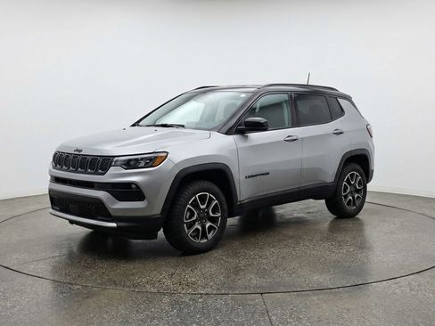Used 2025 Jeep Compass Trailhawk AWD/4WD image 3