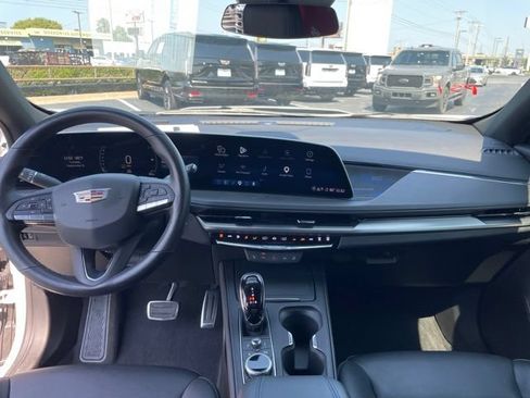 Used 2024 Cadillac XT4 Sport w/ Cold Weather Package FWD image 13