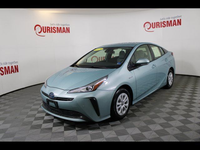 Used 2019 Toyota Prius LE FWD image 2