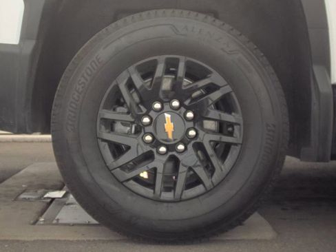 Used 2026 Chevrolet Silverado EV LT AWD/4WD image 11