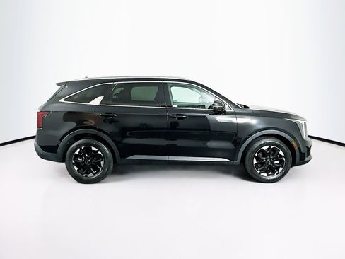 Used 2024 Kia Sorento S image 10