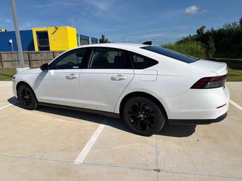 Certified 2025 Honda Accord SE image 7