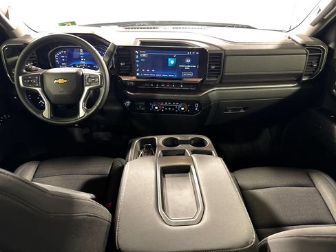 Used 2023 Chevrolet Silverado 1500 LT w/ Z71 Off-Road Package AWD/4WD image 4