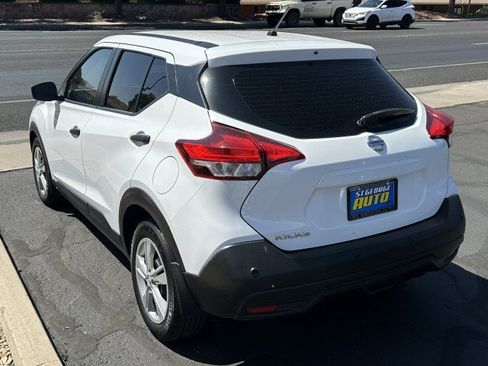 Used 2020 Nissan Kicks S FWD image 5