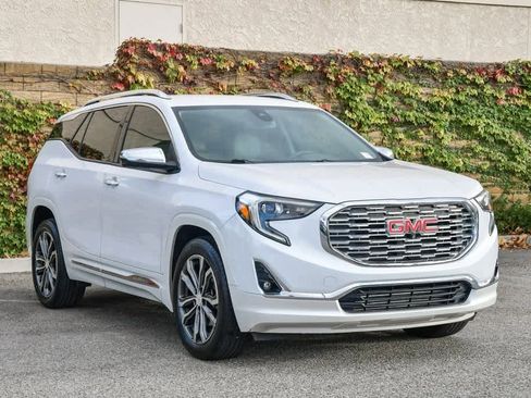 Used 2020 GMC Terrain Denali w/ Denali Premium Package image 3