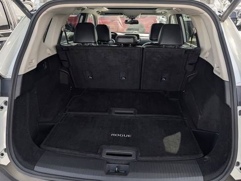 Used 2023 Nissan Rogue SL w/ SL Premium Package image 30