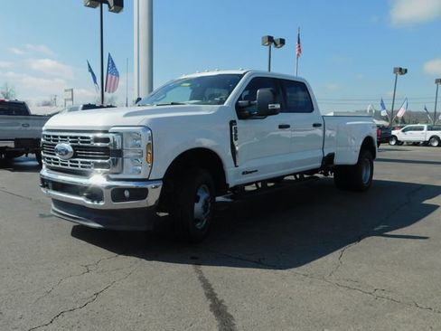 Used 2024 Ford F350 XLT image 4