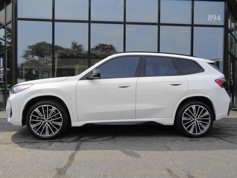 Used 2023 BMW X1 xDrive28i w/ M Sport Package image 8