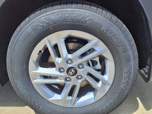 New 2025 Hyundai Tucson SE image 9