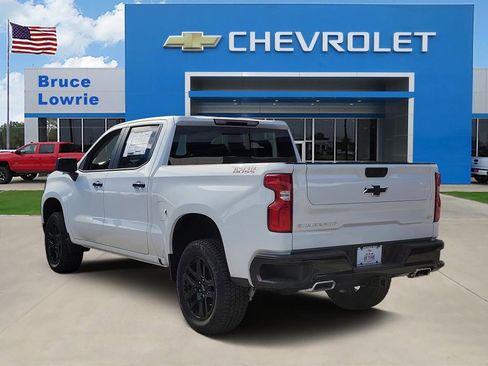 New 2026 Chevrolet Silverado 1500 LT Trail Boss w/ Convenience Package II AWD/4WD image 3