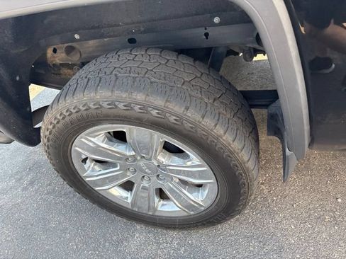 Used 2018 GMC Sierra 1500 SLT AWD/4WD image 13