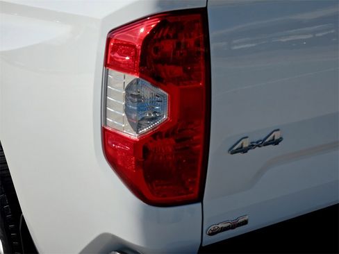 Used 2018 Toyota Tundra SR image 6