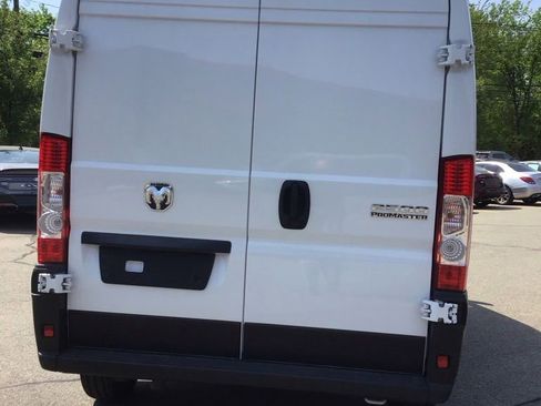 Used 2026 RAM ProMaster 2500 w/ Convenience Group FWD image 4