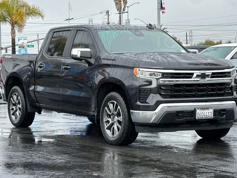 Used 2022 Chevrolet Silverado 1500 LT w/ All Star Edition Plus image 2