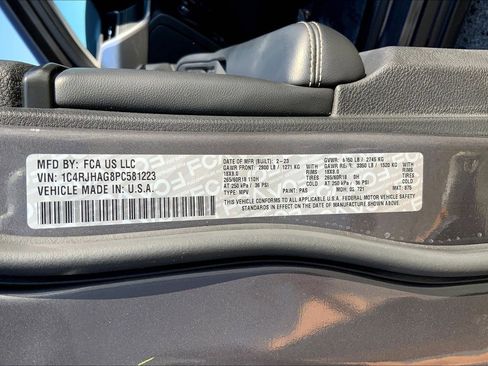 Certified 2023 Jeep Grand Cherokee Laredo w/ Luxury Tech Group I image 30