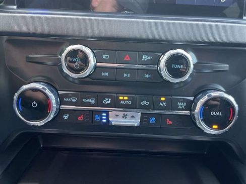 Used 2026 Ford F350 Platinum w/ Tremor Off-Road Package AWD/4WD image 19