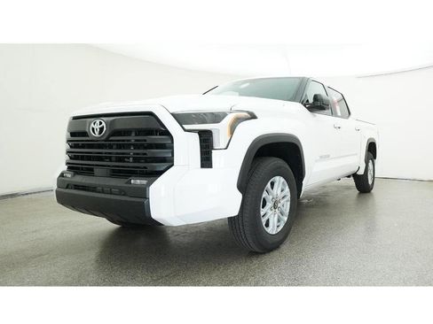 New 2026 Toyota Tundra SR5 AWD/4WD image 32
