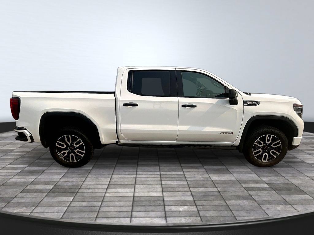 Used 2022 GMC Sierra 1500 AT4 w/ AT4 Premium Package AWD/4WD image 8