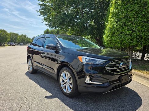 Used 2022 Ford Edge Titanium image 7