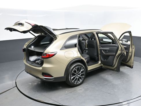 New 2025 MAZDA CX-70 Plug-In Hybrid w/ Premium Plus image 18