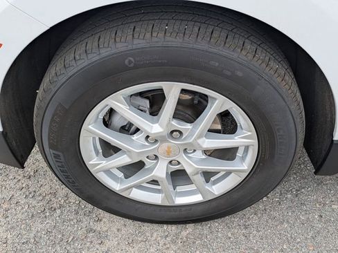 Used 2024 Chevrolet Equinox LT image 9
