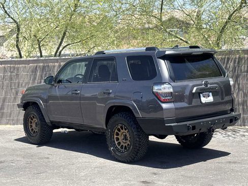 Used 2020 Toyota 4Runner SR5 AWD/4WD image 6