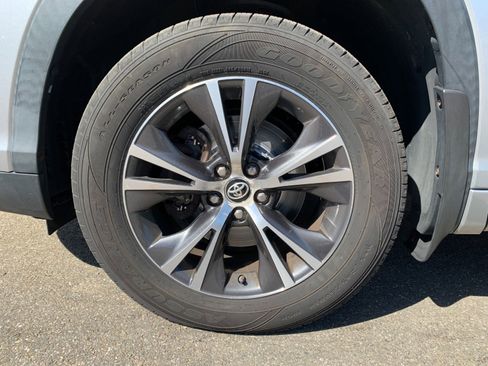 Used 2016 Toyota Highlander XLE AWD/4WD image 45