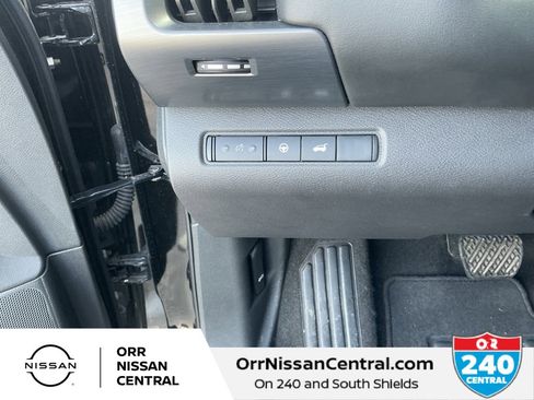 Used 2025 Nissan Pathfinder SL image 24