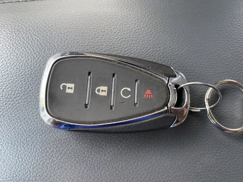 Used 2020 Chevrolet Bolt LT FWD image 36