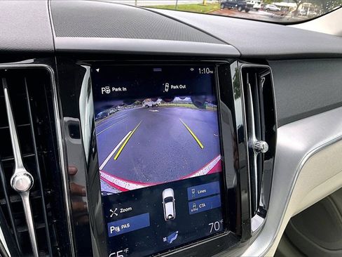 Used 2019 Volvo XC60 T5 Momentum w/ Premium Package image 23