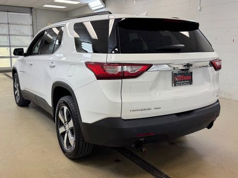 Used 2020 Chevrolet Traverse LT w/ LT Premium Package AWD/4WD image 7