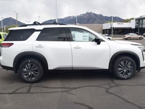 New 2026 Nissan Pathfinder SV AWD/4WD image 8