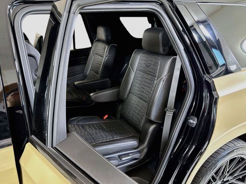 Used 2023 Cadillac Escalade V w/ LPO, ONYX Package AWD/4WD image 25