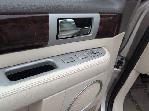 Used 2004 Lincoln Navigator Luxury AWD/4WD image 10