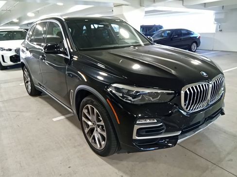 Used 2021 BMW X5 xDrive40i w/ Premium Package AWD/4WD image 3