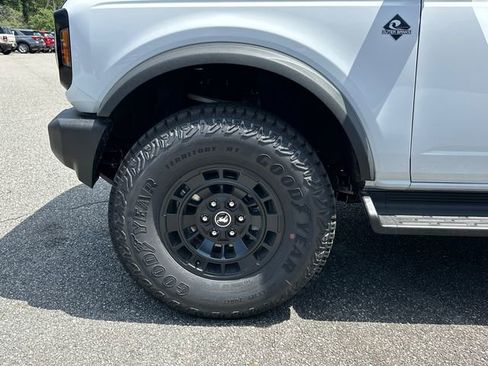 New 2026 Ford Bronco Outer Banks w/ Sasquatch Package AWD/4WD image 11
