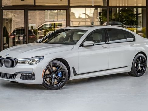 Used 2018 BMW 740i xDrive AWD/4WD image 2