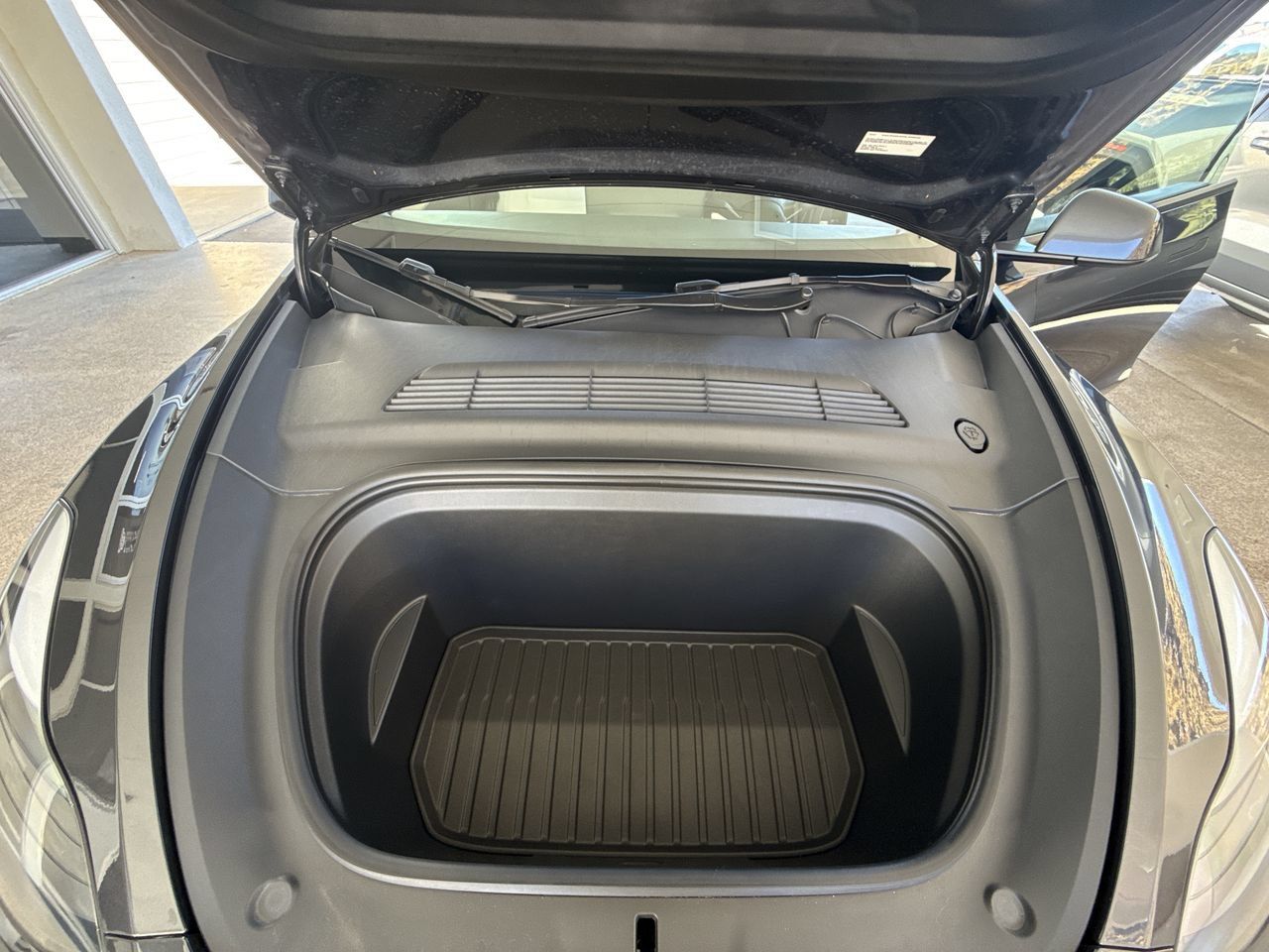 Used 2024 Tesla Model Y Performance AWD/4WD image 30