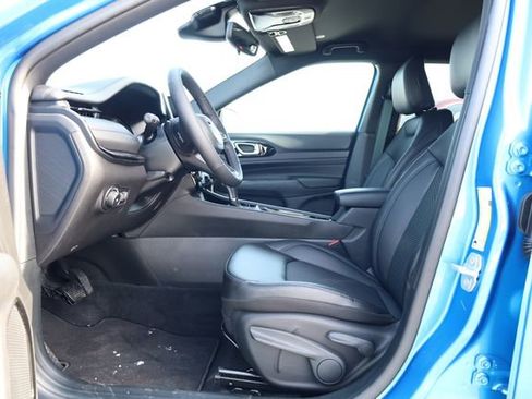 New 2026 Jeep Compass Latitude image 11