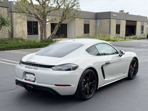 Used 2018 Porsche 718 Cayman S RWD image 5