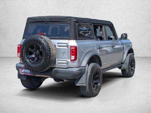 Used 2022 Ford Bronco Black Diamond image 5