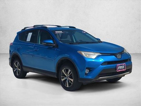 Used 2016 Toyota RAV4 XLE w/ Convenience Package image 3