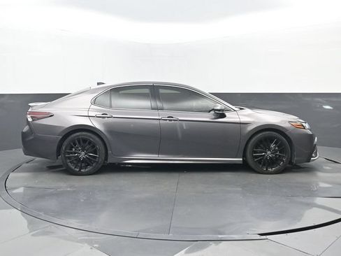 Used 2022 Toyota Camry XSE FWD image 2
