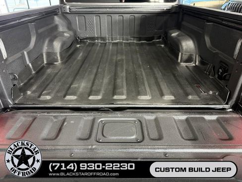 Used 2021 Jeep Gladiator Rubicon AWD/4WD image 11