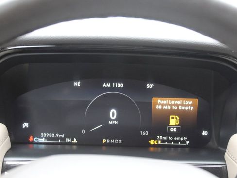 Used 2022 Lincoln Nautilus Reserve FWD image 11