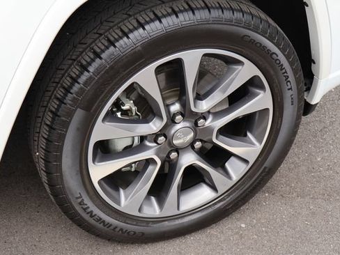 Used 2018 Jeep Grand Cherokee Overland AWD/4WD image 27