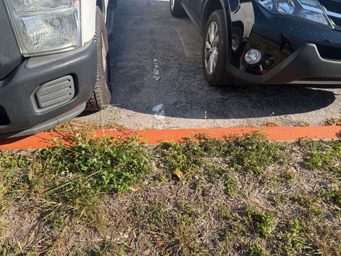 Used 2014 Ford F350 XL w/ Power Equipment Group image 2