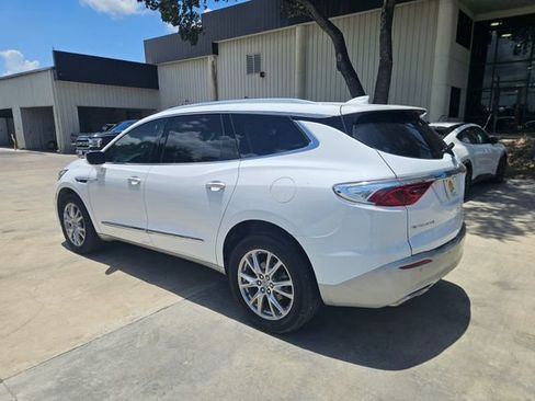 Used 2024 Buick Enclave Essence w/ Experience Buick Package FWD image 8